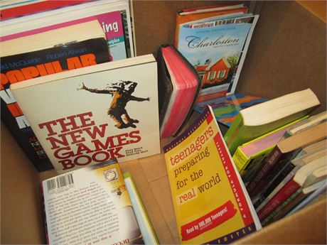 Box of Books Lot (basement)