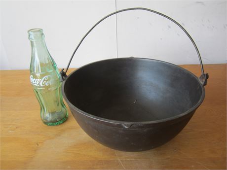 #2 Cast Iron Cooking Pot COOL!!