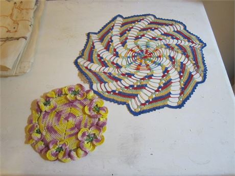 Vintage Colored Doilies 6 inches, 14 inches NICE!!