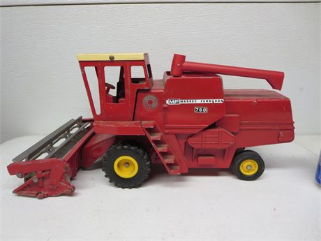 Massey Ferguson #760 Combine