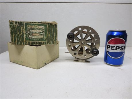 Vintage Pflueger Taxie 3128 Reel w/ Box