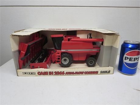 Case IH Combine 2366