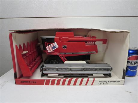 Massey Ferguson #8780XP Combine
