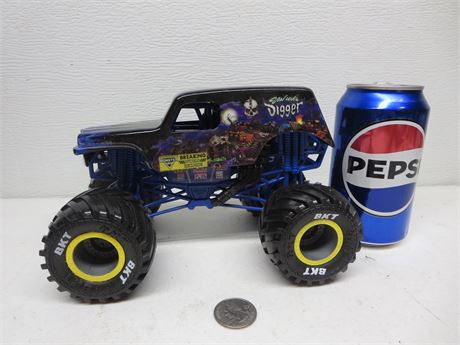 Hot Wheels Son Uva Digger Monster Truck 1/43rd